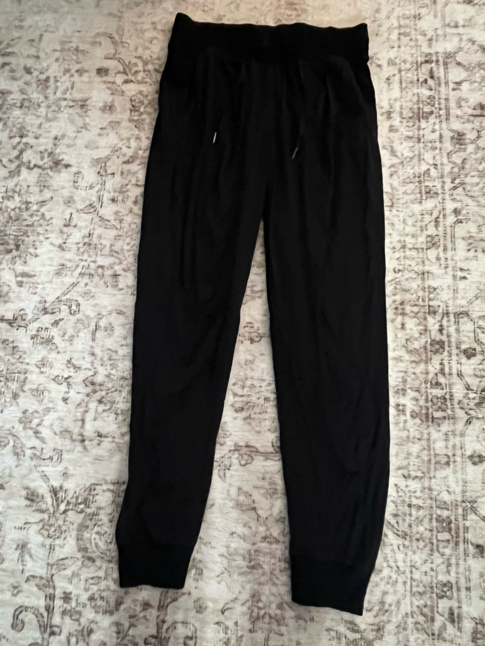 🖤 Lululemon Dance Studio Joggers 🖤